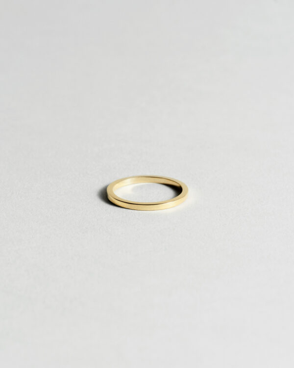 Flat Gold Band 1.5 mm