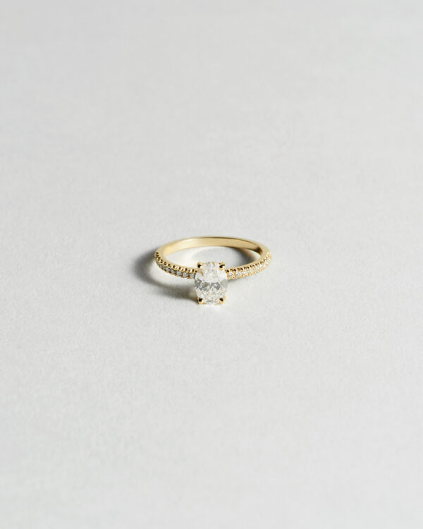 Signature Oval Diamond Ring Pavé