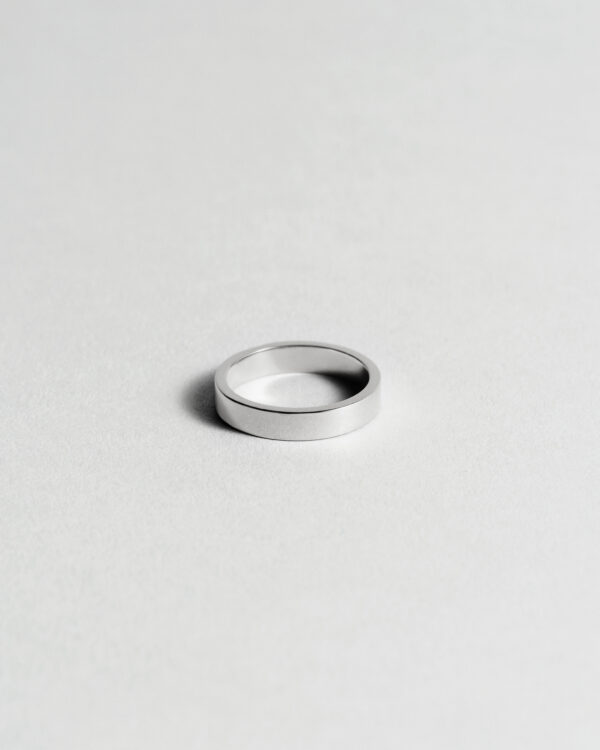 Flat Gold Band 4 mm